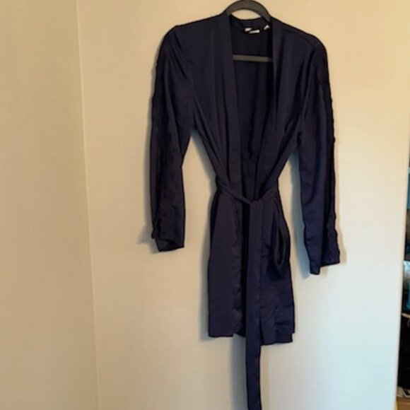 La Vie En Rose Navy Blue Medium Robe - Picture 1 of 8